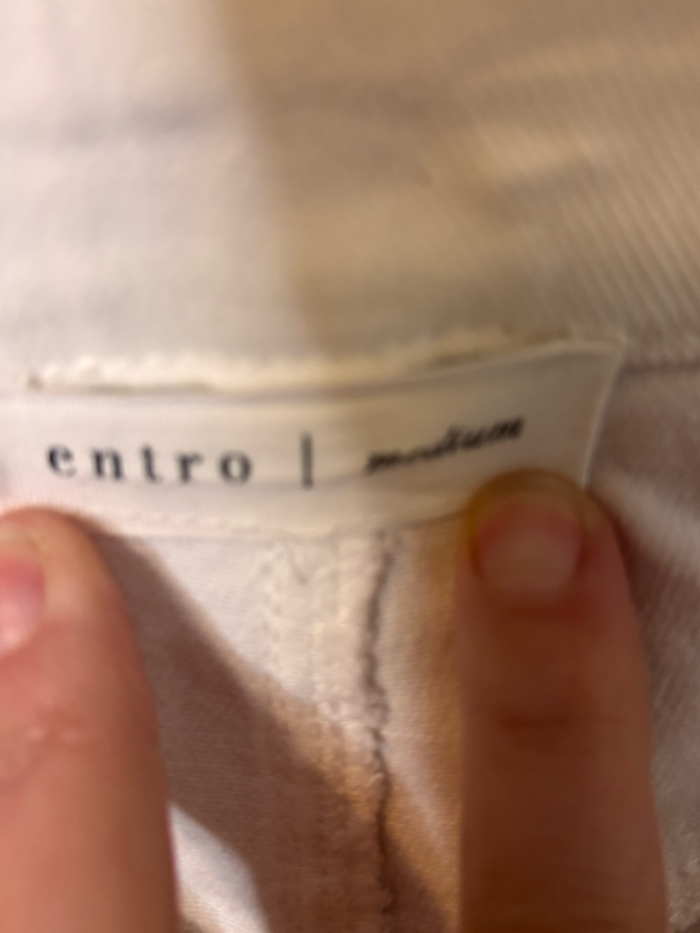 Entro White Ankle Cropped Jeans with Stud-Trim - Picture 3 of 7